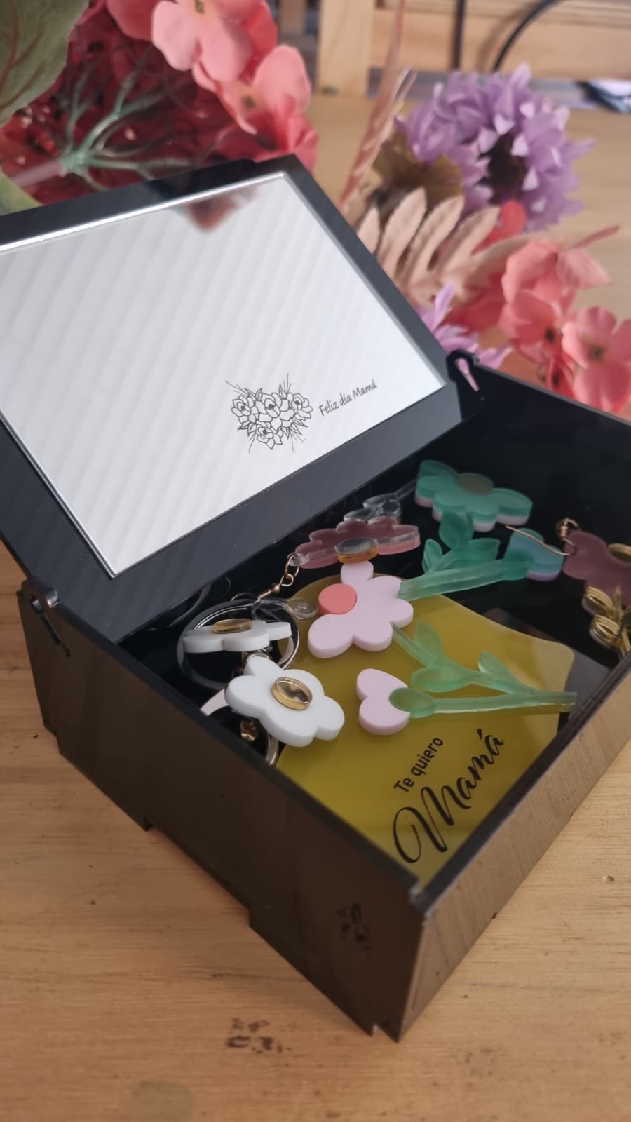 Joyero con Espejo de Acrílico: El Regalo que Refleja el Amor