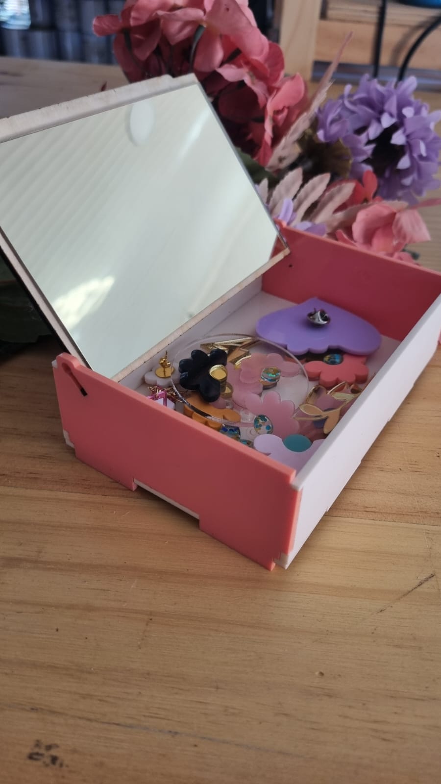 Joyero con Espejo de Acrílico: El Regalo que Refleja el Amor